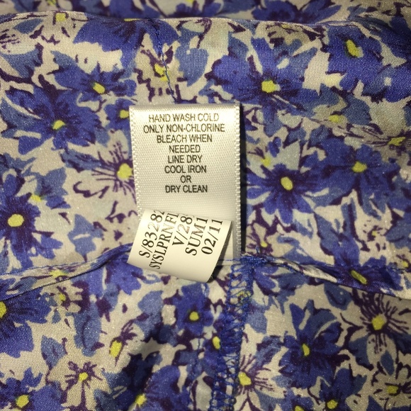 Banana Republic blue floral print ruffle tank top - Picture 8 of 8